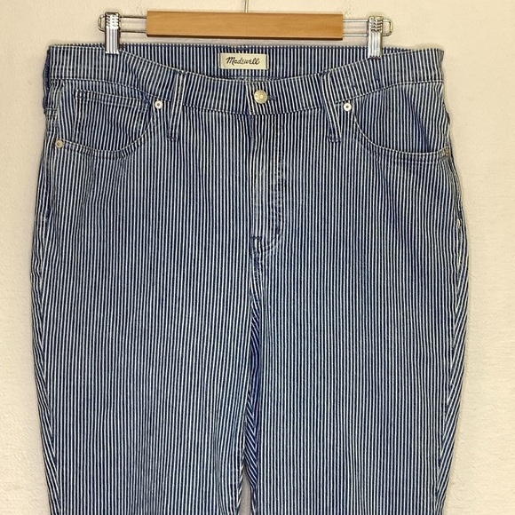 Madewell Blue and White Piper Stripe 9" Mid Rise Skinny Jeans NWT Size 31 - Picture 3 of 15
